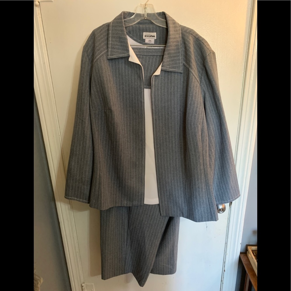 Women’s suit